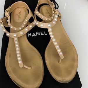 Chanel pearly thong flat sandal size 38.5C